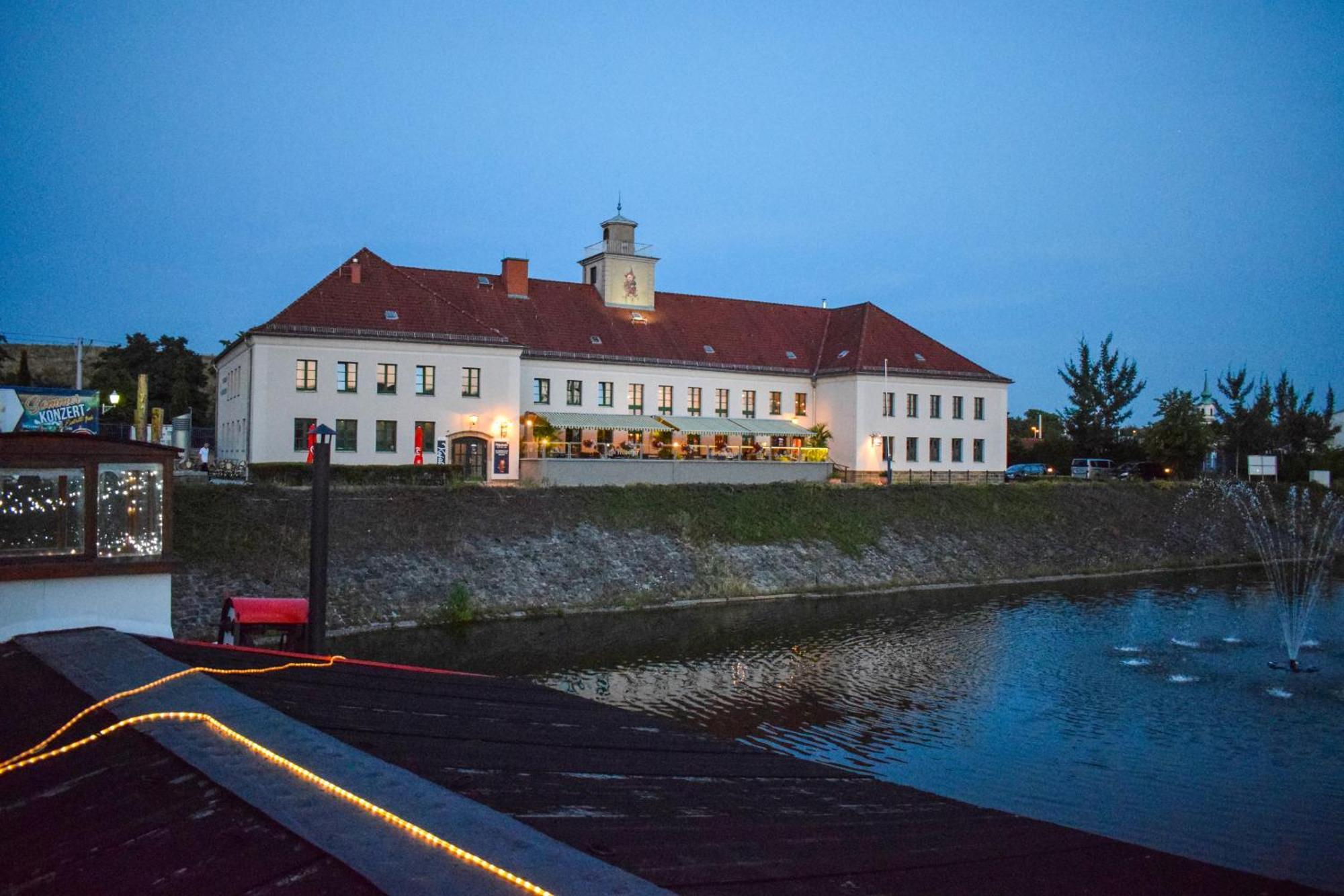 Restaurant Und Pension Alberthafen Dresden Dış mekan fotoğraf